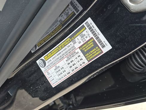 Used 2025 Volkswagen Taos SE image 10