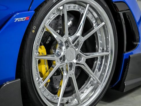 Used 2018 McLaren 720S RWD image 18