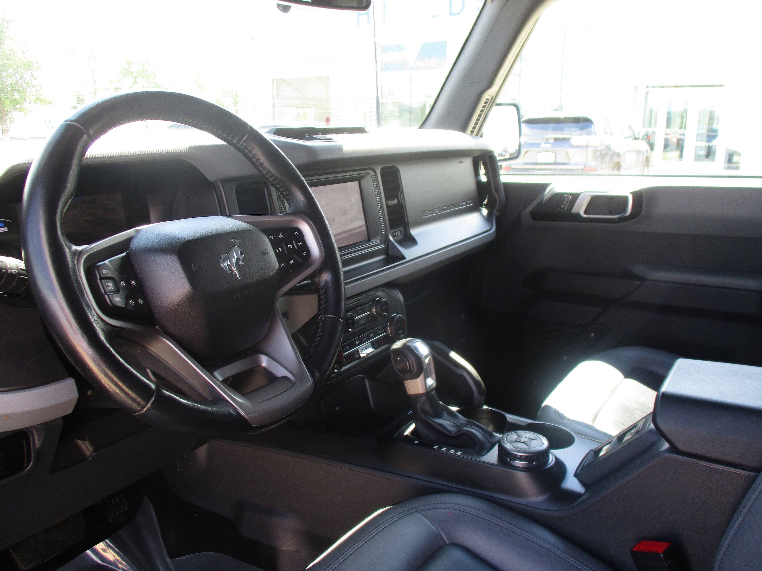 Used 2023 Ford Bronco Big Bend w/ Sasquatch Package AWD/4WD image 15