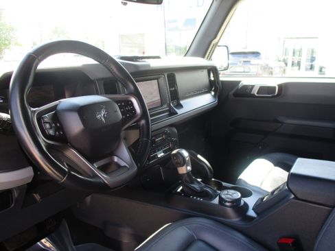 Used 2023 Ford Bronco Big Bend w/ Sasquatch Package AWD/4WD image 15