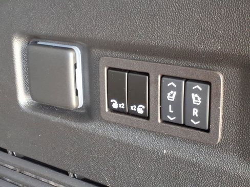 Certified 2024 GMC Yukon Denali Ultimate image 28