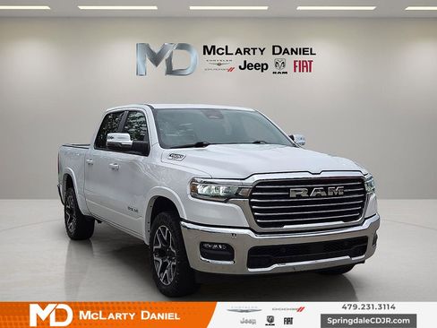 Used 2025 RAM 1500 Laramie AWD/4WD image 1