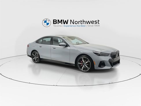 New 2026 BMW 530i xDrive w/ M Sport Package image 6