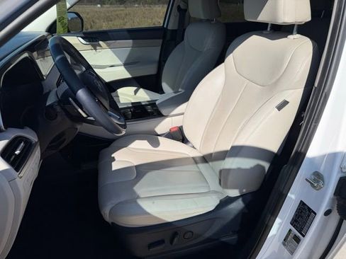 Used 2021 Hyundai Palisade SEL w/ Premium Package image 13