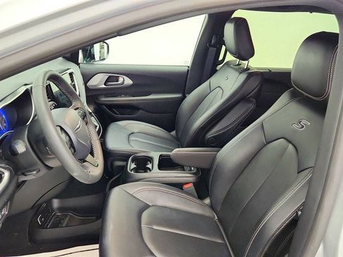 Used 2024 Chrysler Pacifica Touring-L w/ S Appearance Package AWD/4WD image 20