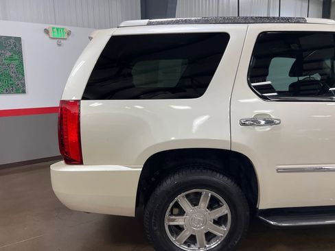Used 2007 Cadillac Escalade AWD w/ Climate Package image 67