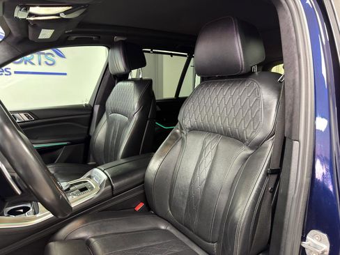 Used 2020 BMW X5 M50i w/ Executive Package image 11