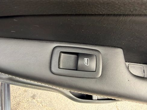Used 2014 Jeep Grand Cherokee Overland AWD/4WD image 26