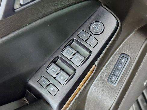 Used 2016 Chevrolet Tahoe LT image 19