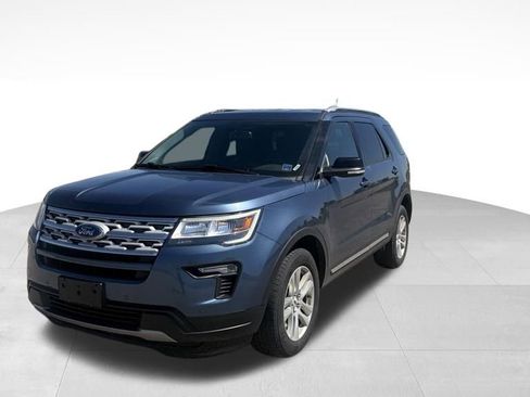 Used 2018 Ford Explorer XLT w/ Equipment Group 202A AWD/4WD image 6