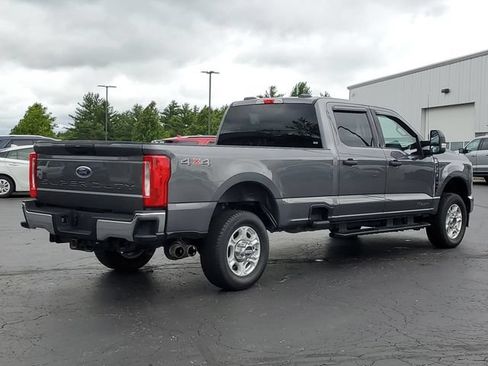 Used 2025 Ford F350 XLT AWD/4WD image 3