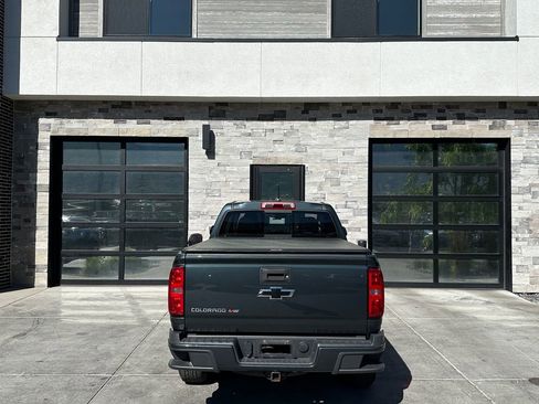 Used 2017 Chevrolet Colorado Z71 AWD/4WD image 4