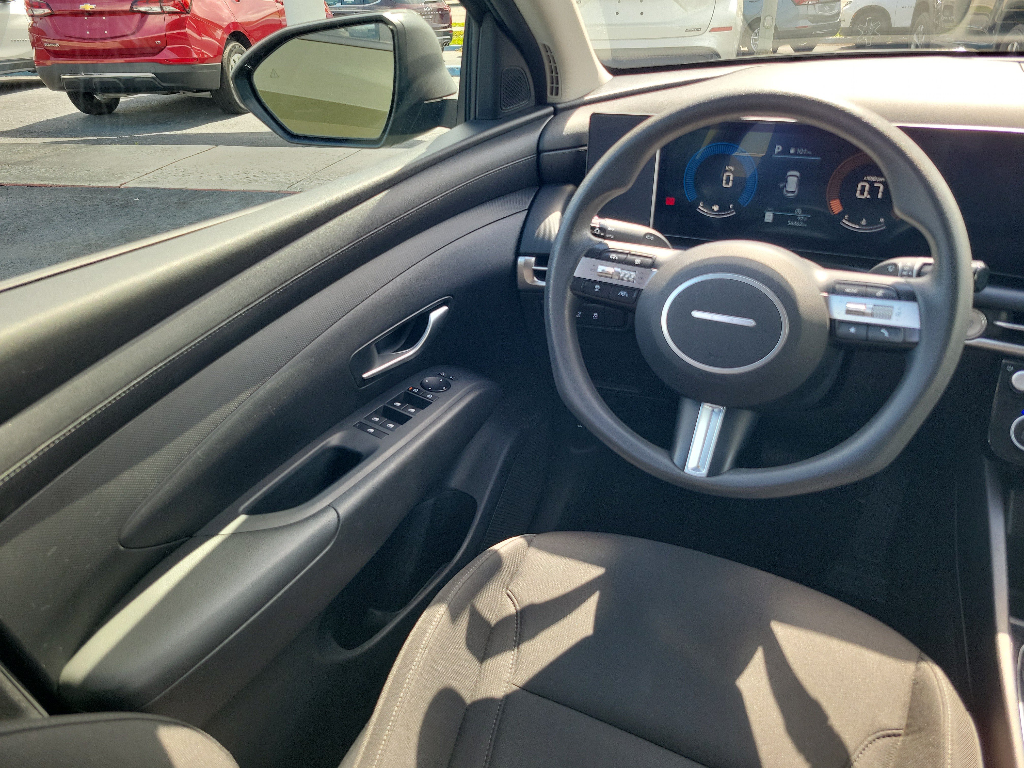 Used 2025 Hyundai Tucson SEL AWD/4WD image 14