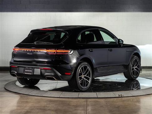 Certified 2025 Porsche Macan image 9