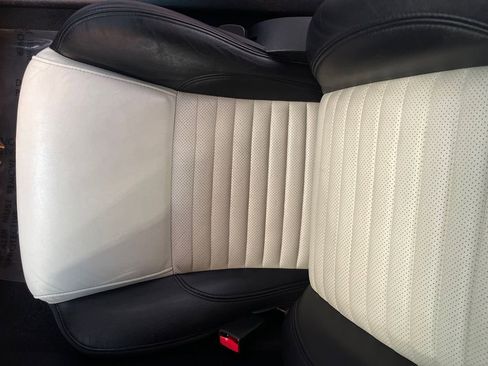 Used 2003 Ford Thunderbird image 93