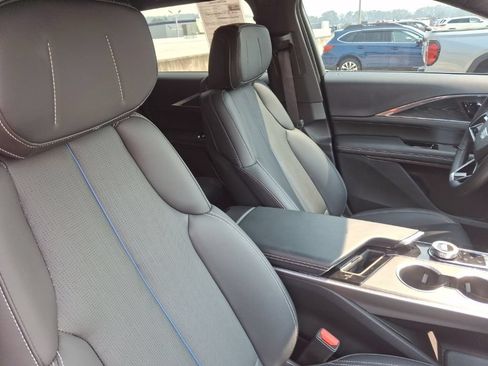 Used 2024 Cadillac Lyriq Luxury RWD image 12