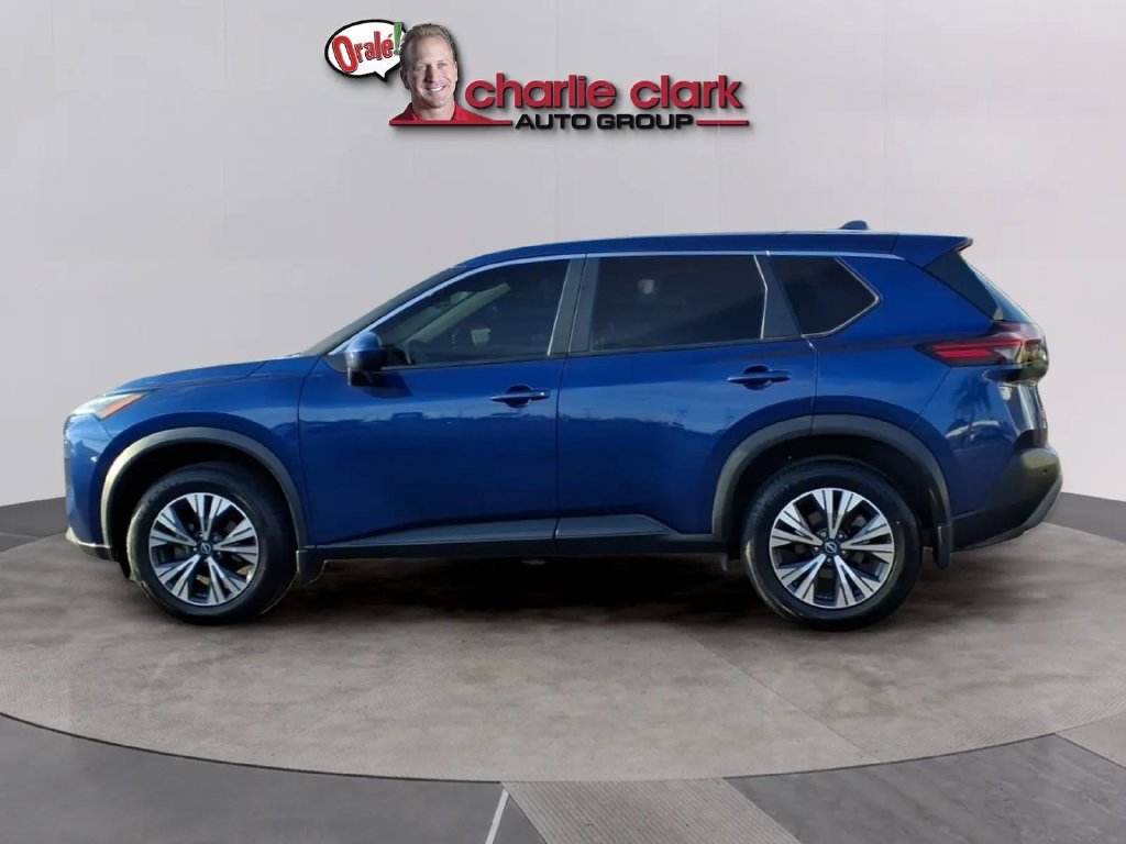 Used 2023 Nissan Rogue SV FWD image 2