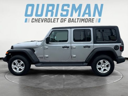 Used 2021 Jeep Wrangler Unlimited Sport AWD/4WD image 3