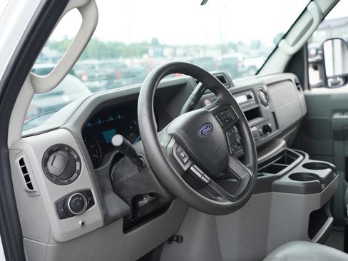 Used 2024 Ford E-450 and Econoline 450 Super Duty w/ Power Windows & Locks Group RWD image 22