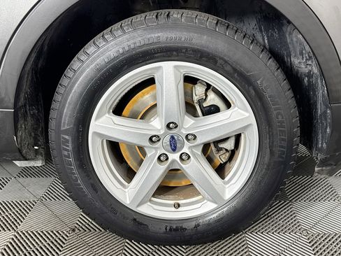 Used 2019 Ford Explorer XLT image 56