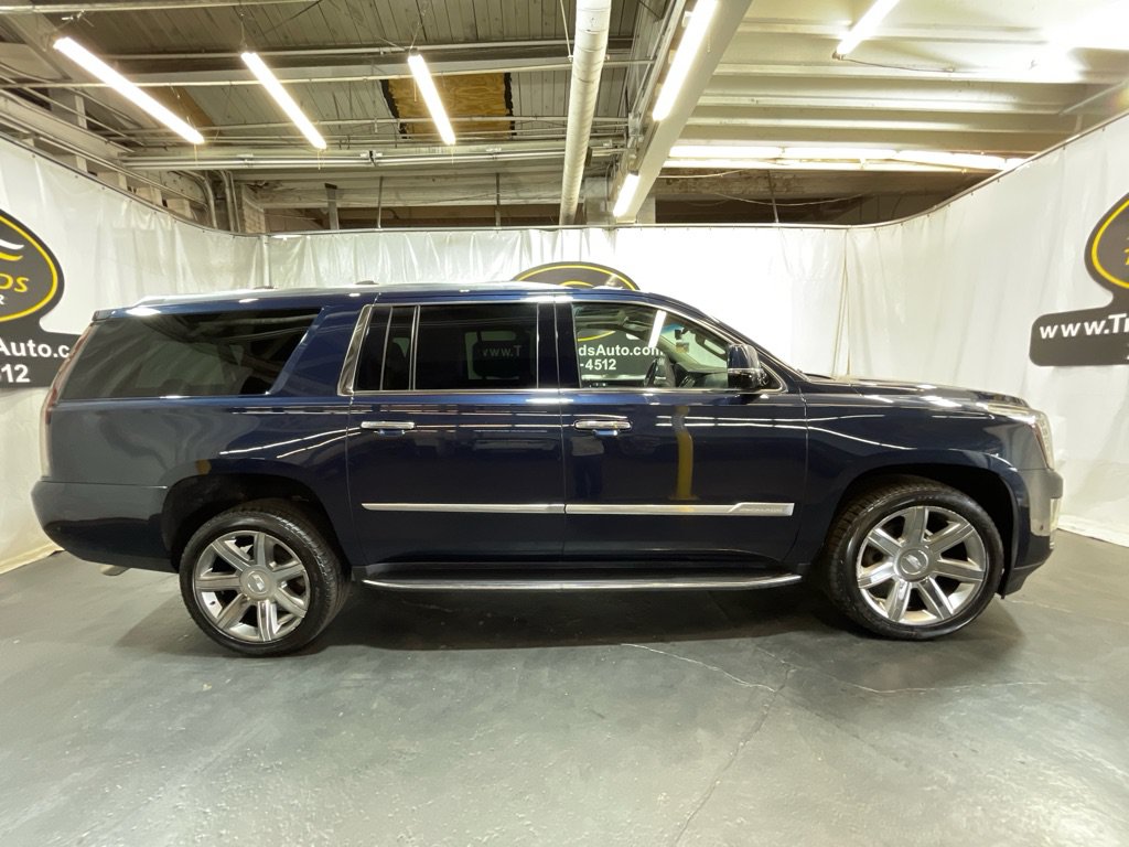 Used 2019 Cadillac Escalade ESV Luxury AWD/4WD image 7