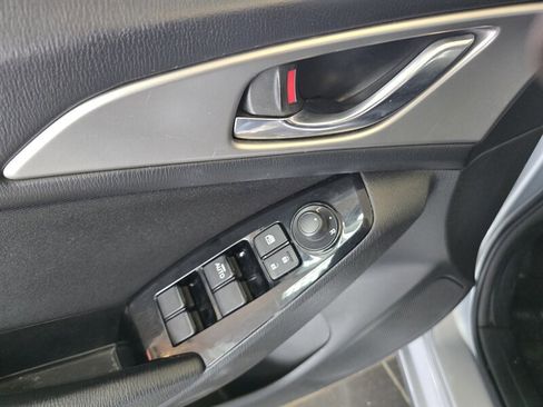 Used 2017 MAZDA MAZDA3 Sport image 16