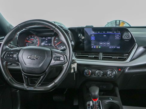 Used 2024 Chevrolet Trax RS w/ Driver Confidence Package FWD image 17