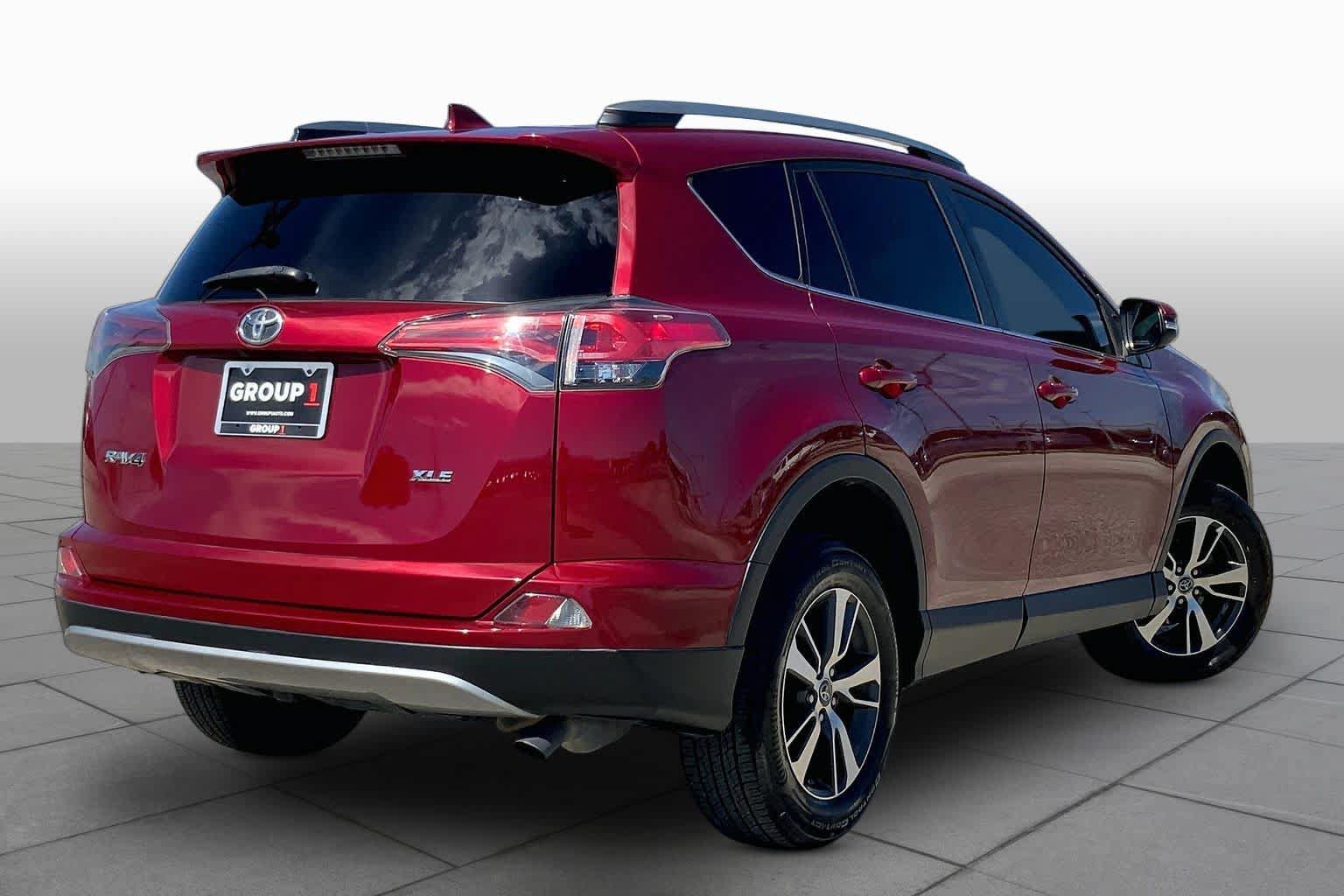 Used 2018 Toyota RAV4 XLE FWD image 13