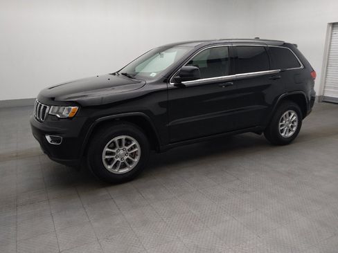 Used 2018 Jeep Grand Cherokee Laredo image 2