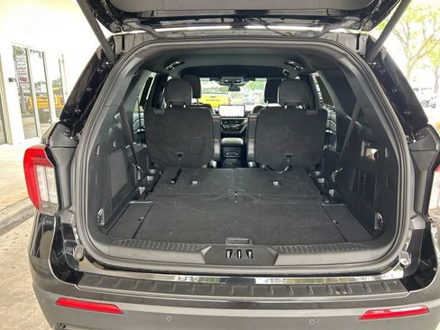 Used 2025 Ford Explorer ST-Line AWD/4WD image 34
