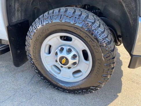 Used 2020 Chevrolet Silverado 2500 LT AWD/4WD image 31
