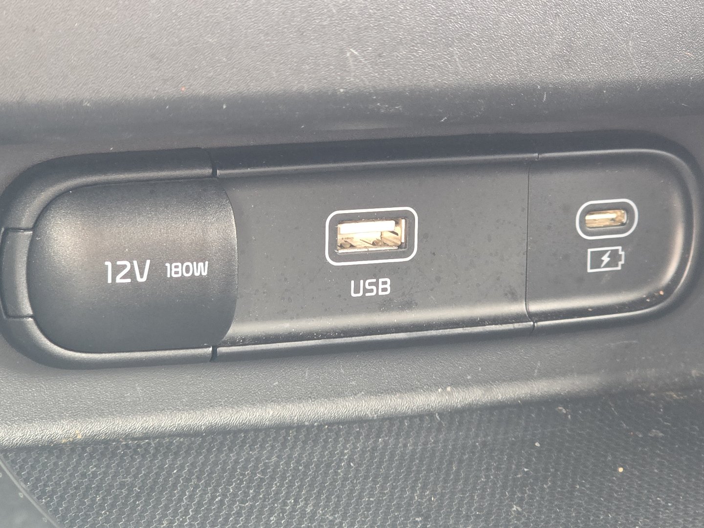 Used 2025 Kia Seltos S AWD/4WD image 7