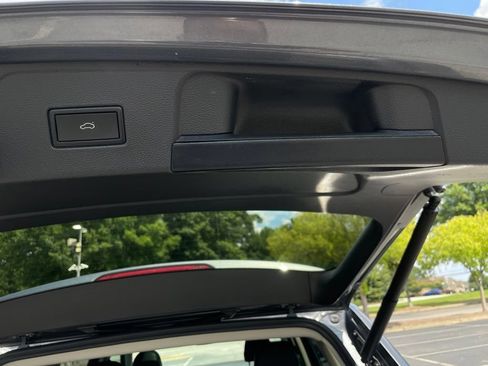 Used 2023 Volkswagen Atlas SE w/ Panoramic Sunroof Package FWD image 43