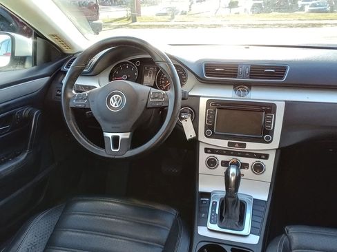 Used 2013 Volkswagen CC Sport image 10