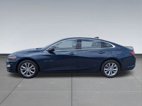 Used 2022 Chevrolet Malibu LT FWD image 2