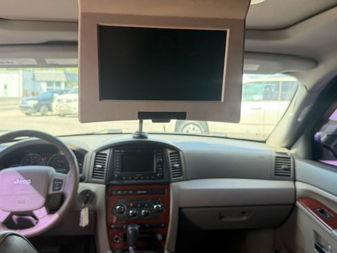 Used 2006 Jeep Grand Cherokee Limited image 15