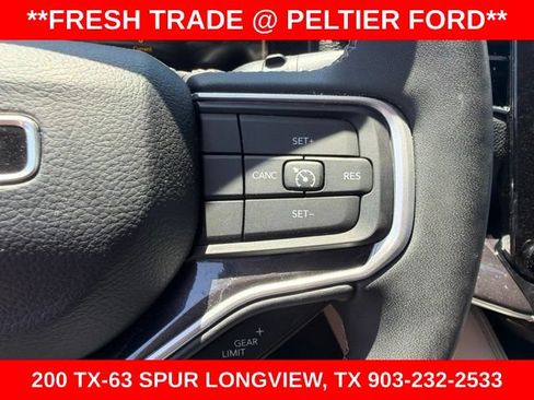 Used 2024 Jeep Wagoneer L 4WD w/ Premium Group I image 24