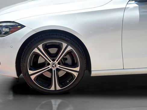 Used 2025 Mercedes-Benz C 300 Sedan image 29