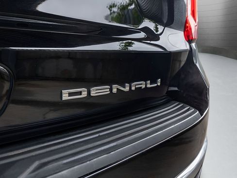 Used 2021 GMC Yukon XL Denali w/ Denali Premium Package AWD/4WD image 21