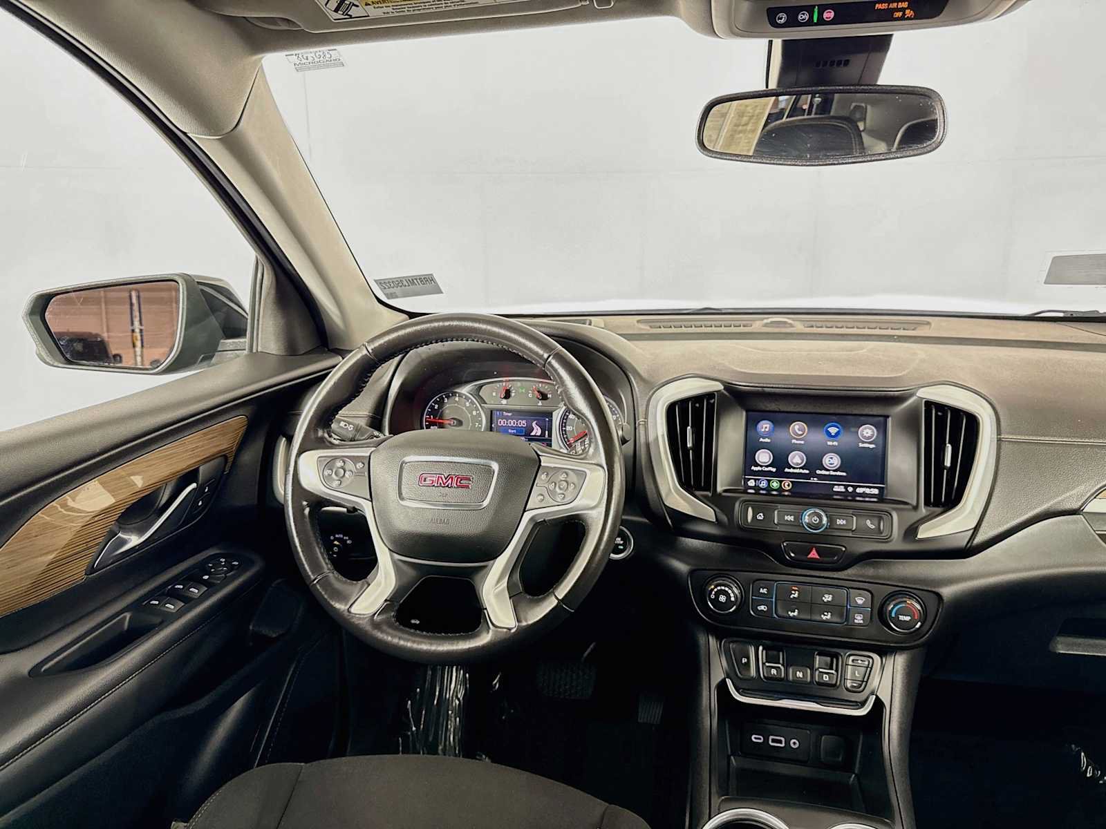 Used 2021 GMC Terrain SLE FWD image 22