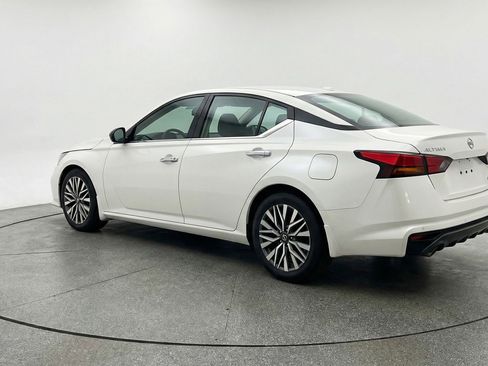 Used 2025 Nissan Altima 2.5 SV image 6