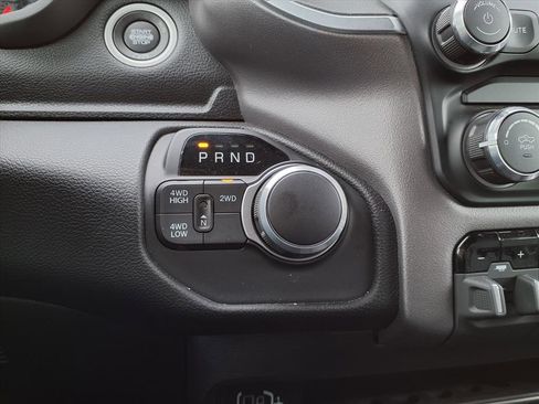 Used 2024 RAM 2500 Big Horn w/ Bed Utility Group image 9