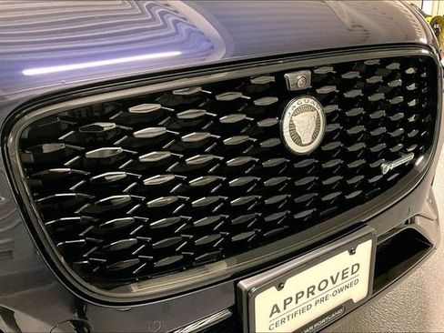 Certified 2025 Jaguar F-PACE R-Dynamic S image 31