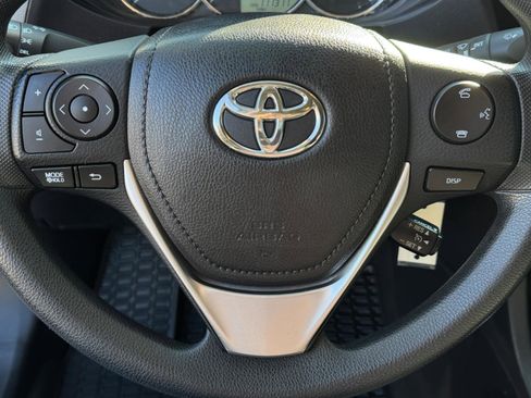 Used 2015 Toyota Corolla LE image 19