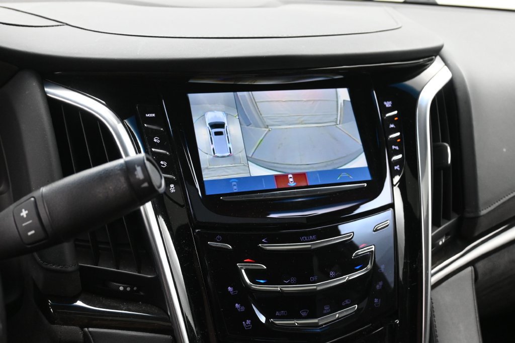 Used 2018 Cadillac Escalade Platinum AWD/4WD image 15