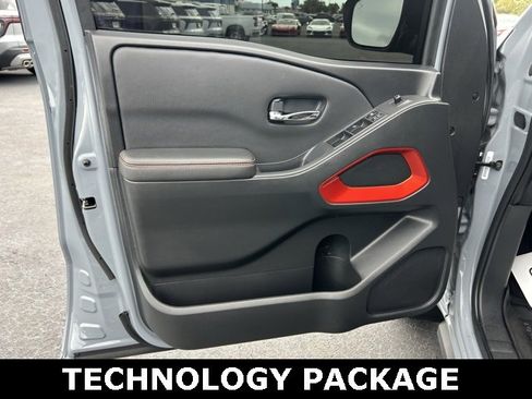 Used 2024 Nissan Frontier Pro-X w/ Technology Package image 12