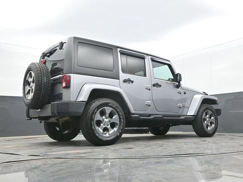 Used 2018 Jeep Wrangler Unlimited Sahara AWD/4WD image 53
