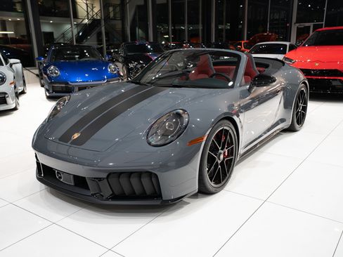 Used 2026 Porsche 911 Carrera 4 GTS AWD/4WD image 42