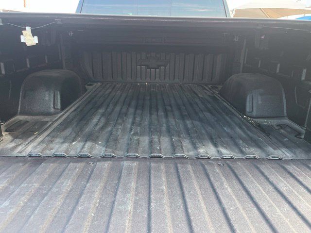 Used 2025 Chevrolet Silverado 1500 High Country AWD/4WD image 8