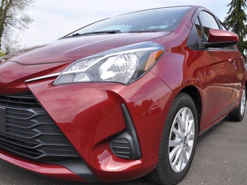 Used 2018 Toyota Yaris LE image 2